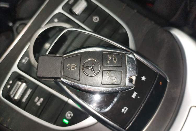 Used Mercedes-Benz C-Class 2017 Restyled C 180 L Fashion Edition Sport Version
