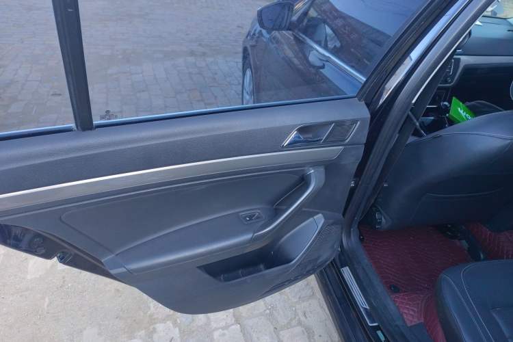 Used Volkswagen Lavida 2015 1.6L Manual Comfort Edition
