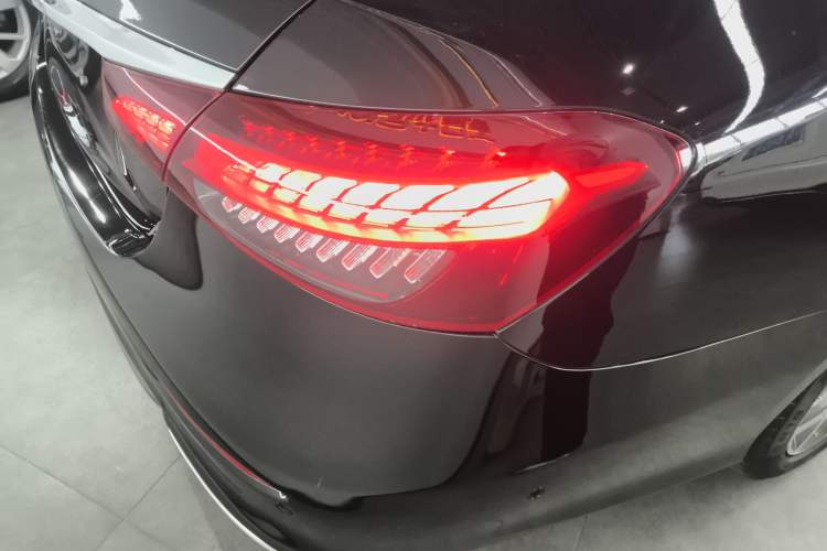 Used Mercedes-Benz E-Class 2021 Restyled E 300 L Sporty and Stylish Edition
