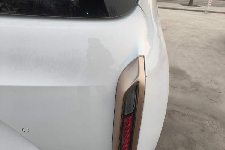 Used ORA White Cat 2022 Xiaoyue Mao Edition 360 km Luxury Model Lithium NMC
