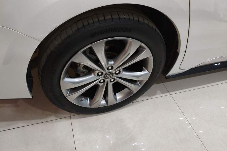 Used Toyota Sienna 2023 2.5L Hybrid Platinum Edition