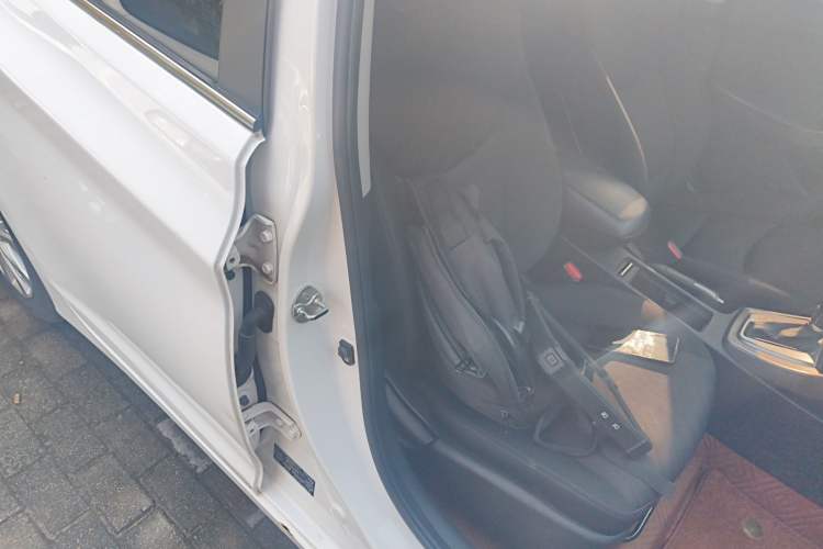 Used Hyundai Elantra 2016 1.6L Automatic Smart Version
