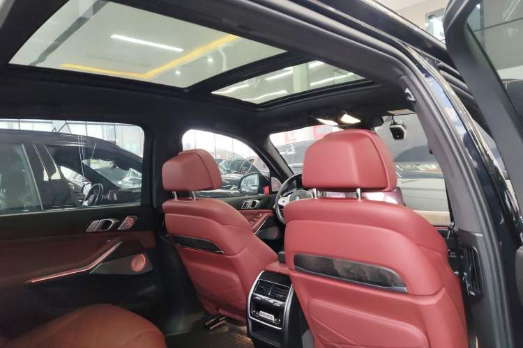 Used BMW X5 2022 xDrive 40Li Luxury Edition M Sport Package