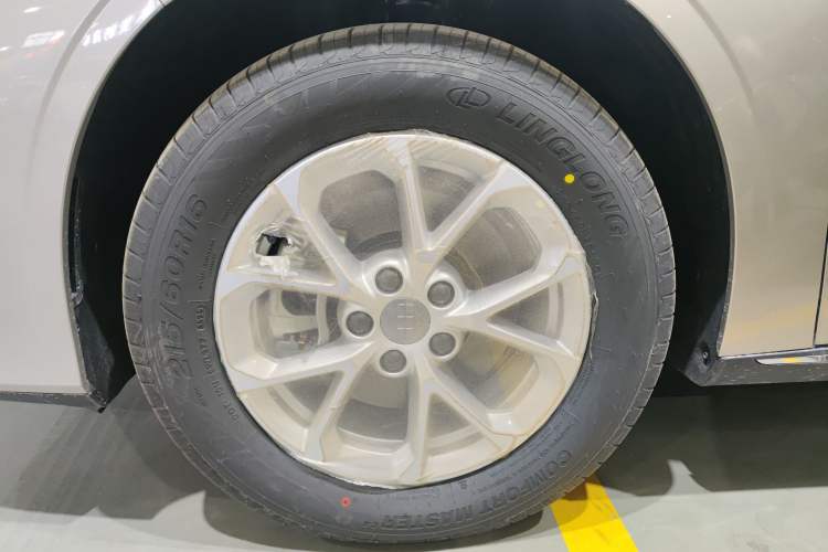 Used  Galaxy Stellar 6 