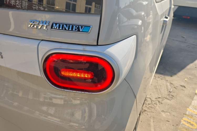 Used Wuling Hongguang MINIEV 2024 3rd Generation 215km Youth Edition