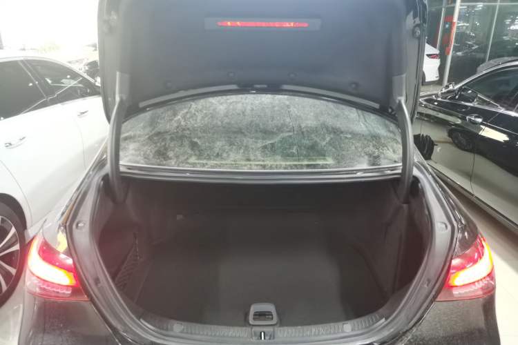 Used Mercedes-Benz E-Class 2023 Facelift E 260 L
