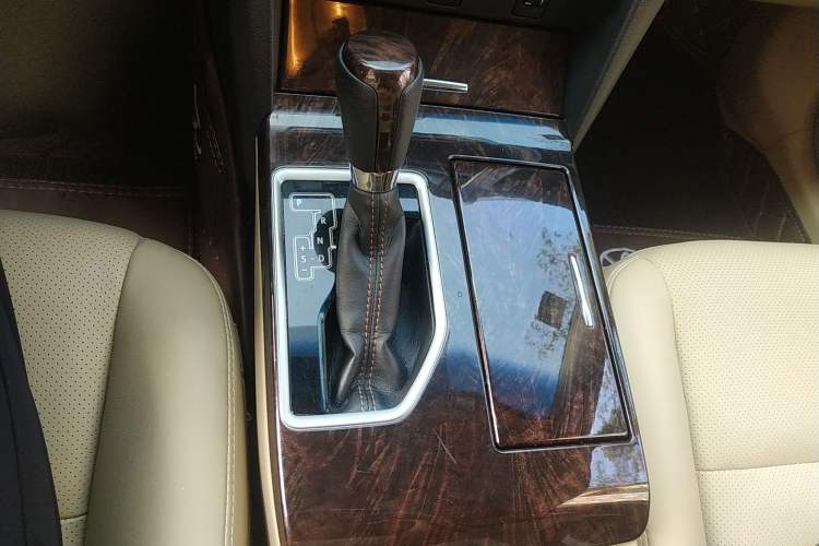 Used Toyota Camry 2016 2.0G 10th Anniversary Leading Edition