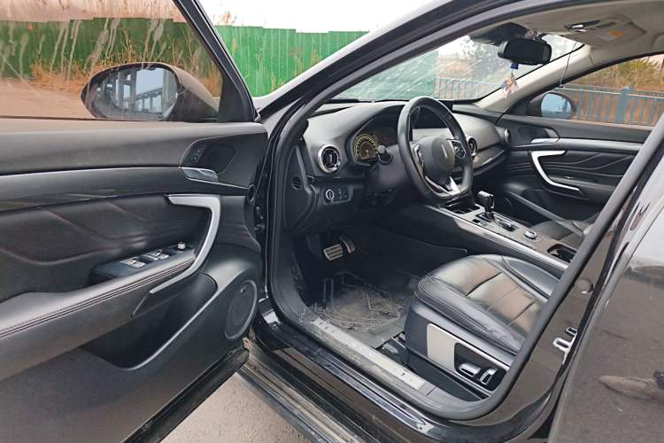 Used Wey VV7 2017 2.0T Ultra-Luxury Version
