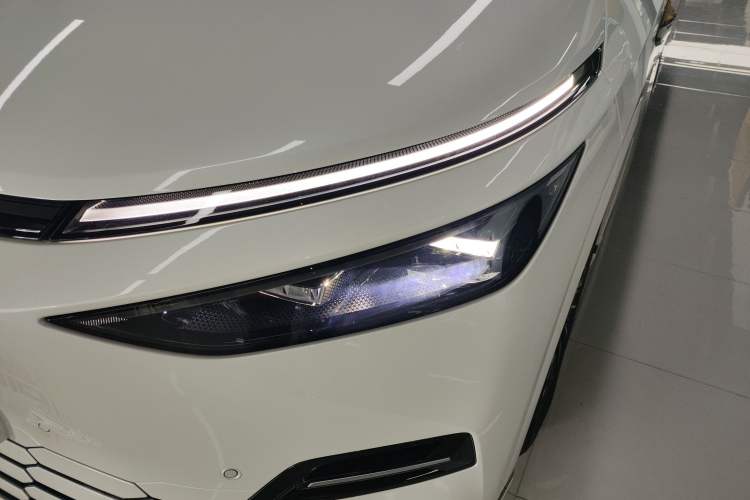 Used XPeng X9 2025 740 Ultra-Long Range Max