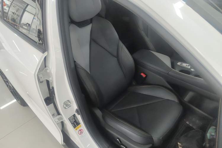 Used Changan UNI-V 2022 1.5T Prestige Version
