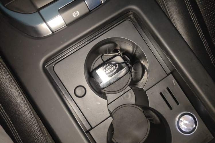 Used Land Rover Discovery Sport 2019 240 PS SE Version China VI Standard
