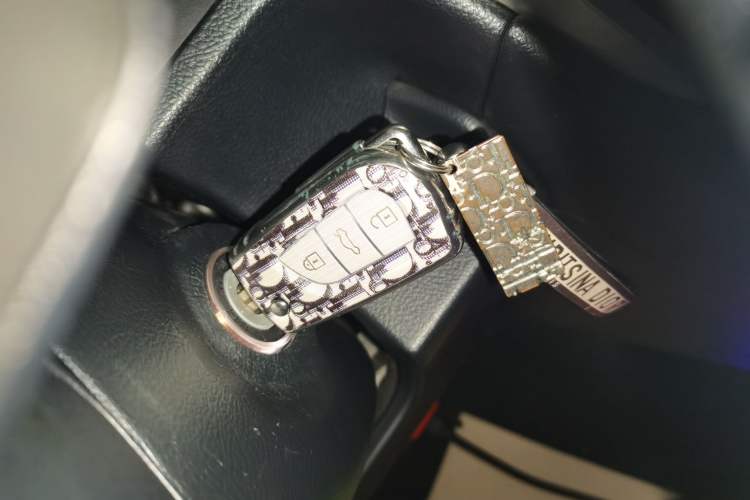 Used Toyota Camry 2016 2.0G 10th Anniversary Leading Edition
