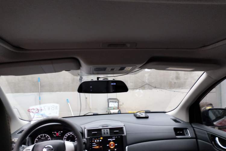 Used Nissan Tiida 2016 1.6L CVT Cool Dynamic Edition
