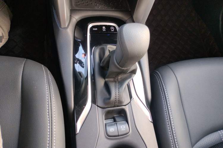 Used Toyota Corolla Cross 2024 2.0L Pioneer Edition
