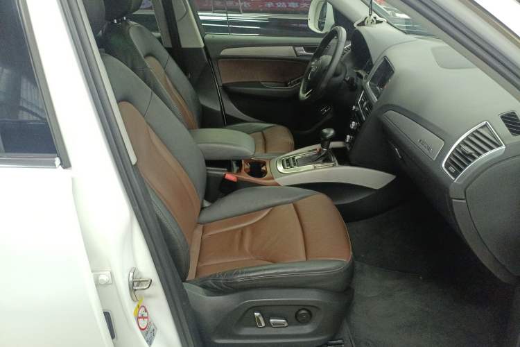 Used Audi Q5 2018 Collector's Edition 40 TFSI Ambition Model
