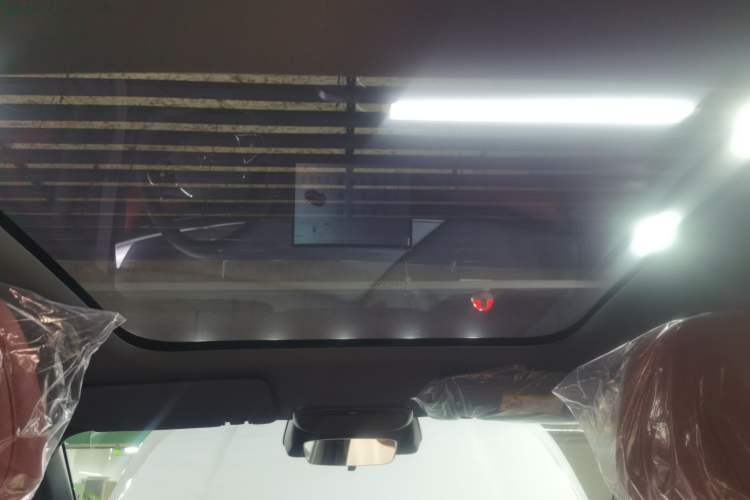 Used ARCFOX Alpha T5 2026 Model Range-Extended 1215 Yuanjing Smart Driving Version
