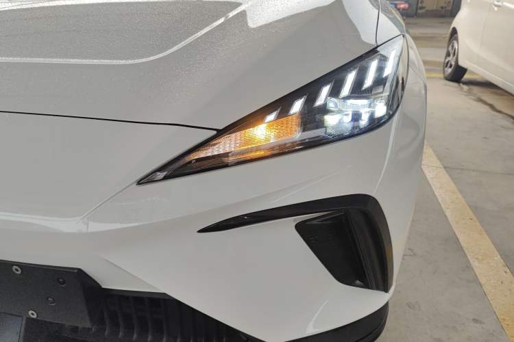 Used MG 4 EV 2022 425 km Luxury Edition