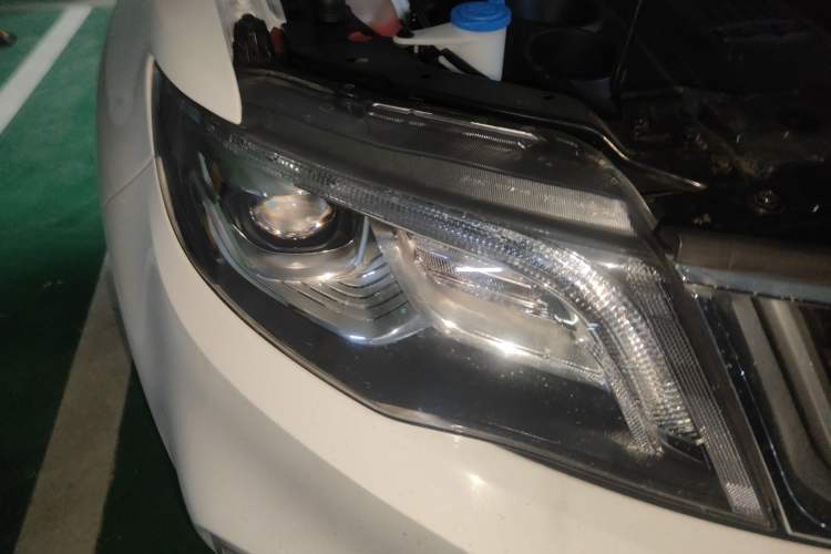 Used Geely Auto Emgrand X7 Sport 2021 Million Edition 1.8TD DCT Two-Wheel Drive Luxury Model
