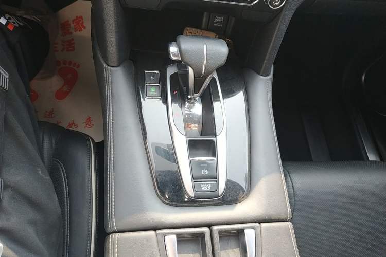 Used Honda UR-V 2017 240TURBO Two-Wheel Drive Classic Edition China VI
