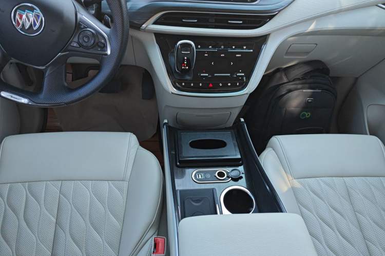 Used Buick GL8 2022 ES Landtrek 653T Comfort Edition
