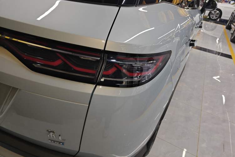 Used BYD Song L DM-i 2025 Intelligent Driving Version 112 km Beyond-Range Type
