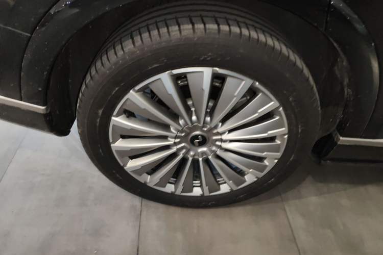 Used ONVO Luxeed L90 
