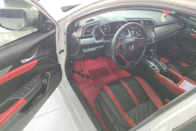 Used Honda Civic 2016 220TURBO CVT Luxury Edition
