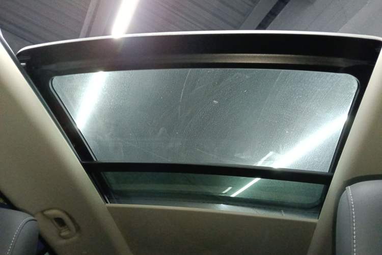 Used Buick Envision 2023 Encore S 552T Two-Wheel Drive Luxury Model
