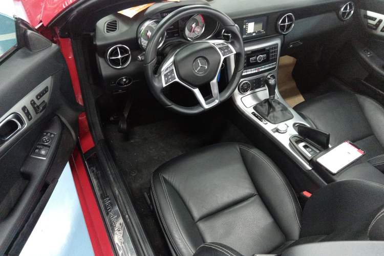 Used Mercedes-Benz SLK-Class 2011 SLK 200 Fashion Model
