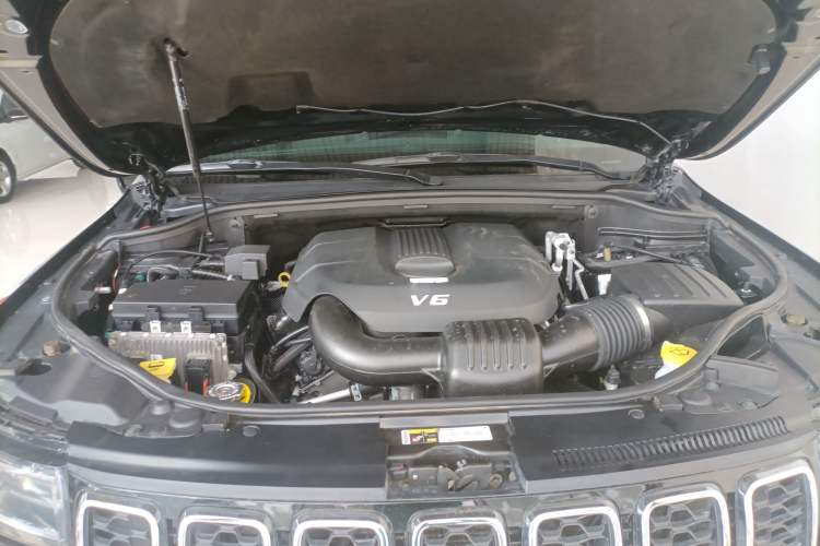 Used  Grand Cherokee 2019 3.0L Elite Navigation Edition
