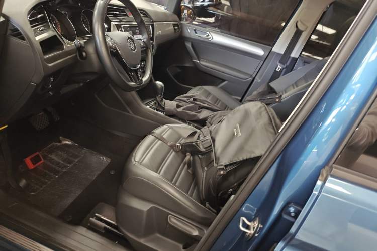 Used Volkswagen Touran 2018 Volkswagen Touran L 280TSI DSG Comfort Edition 7-seater