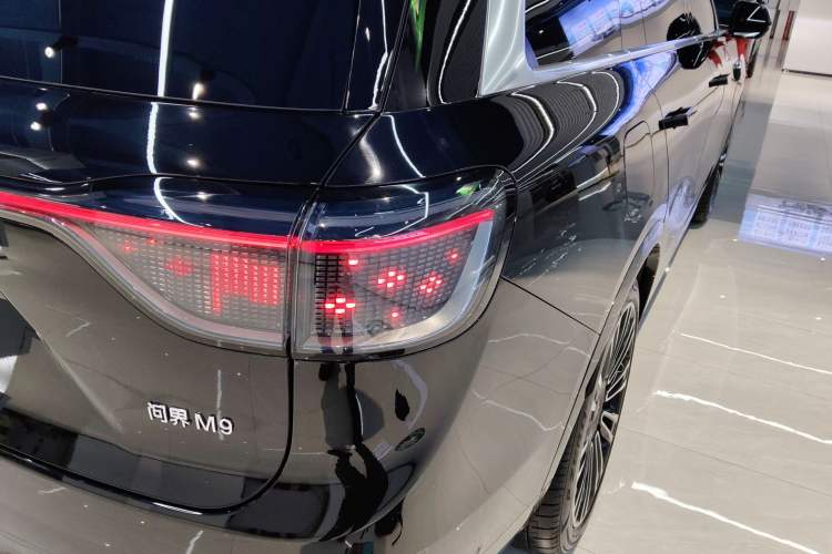 Used Hima AITO M9 2025 Extended-Range Ultra Version 52 kWh 6-Seater
