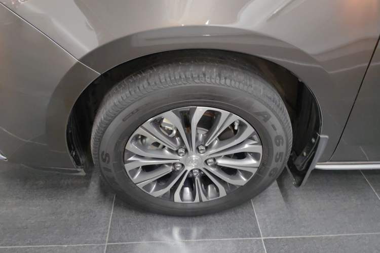 Used Buick GL8 2023 Land Executive Class 652T Luxury Model
