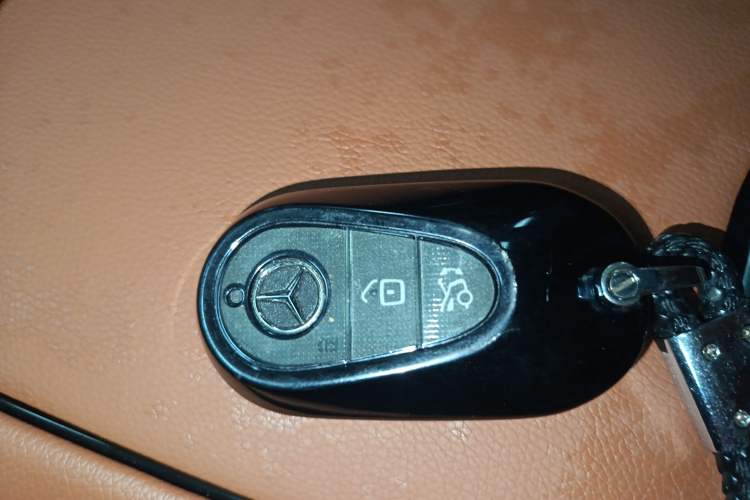 Used Mercedes-Benz GLC 2023 GLC 260 L 4MATIC Luxury Model 5 Seats
