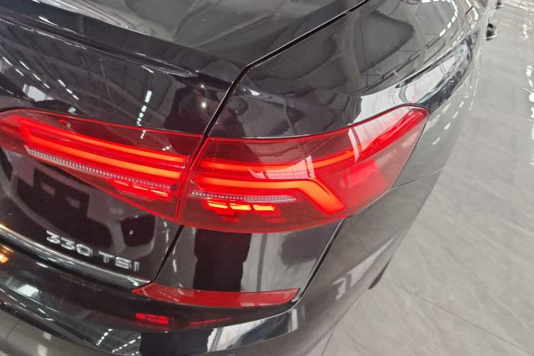 Used Volkswagen Passat 2019 330TSI Luxury Edition China VI Standard
