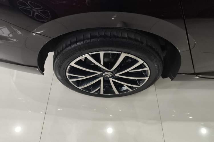 Used Volkswagen Lavida 2021 280TSI DSG Luxury Edition
