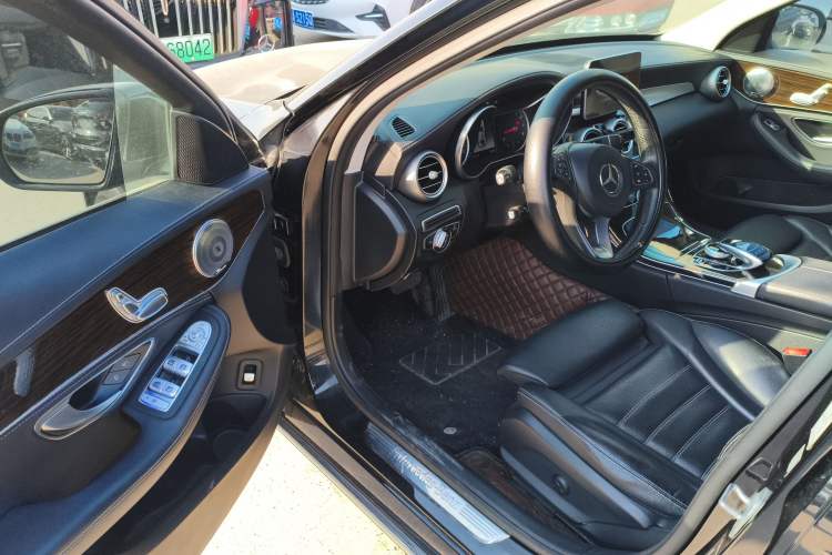 Used Mercedes-Benz C-Class 2018 C 180 L Fashion Model
