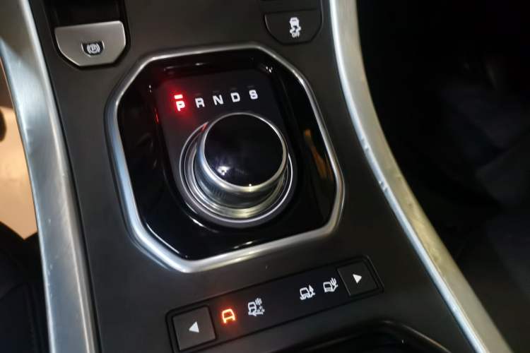 Used Land Rover Range Rover Evoque 2018 240 PS SE Smart Brilliance Edition
