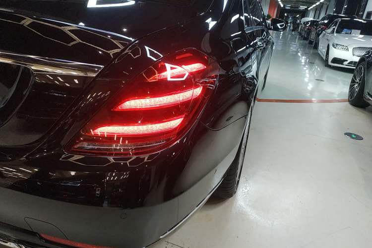 Used Mercedes-Benz S-Class 2019 S 320 L
