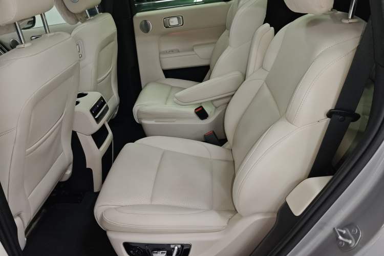 Used Li Auto L8 2023 Air model
