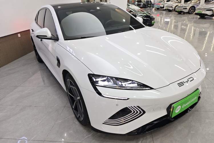 Used BYD Seal 2022 700 km Long-Range Rear-Wheel-Drive Version
