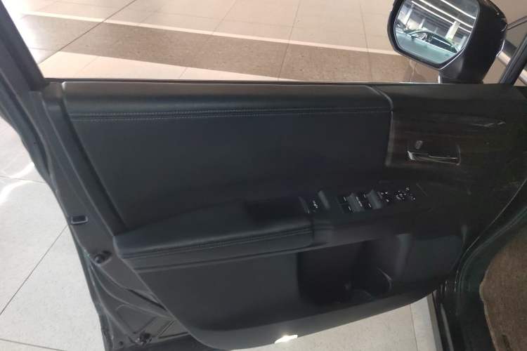 Used Honda Elysion 2016 2.4L Luxury Edition
