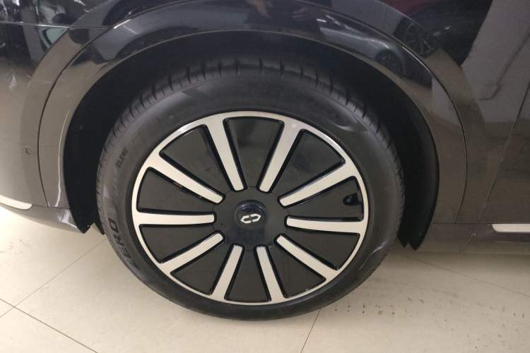 Used Hima AITO M9 2024 All-Electric Max Version 100 kWh 6-Seater
