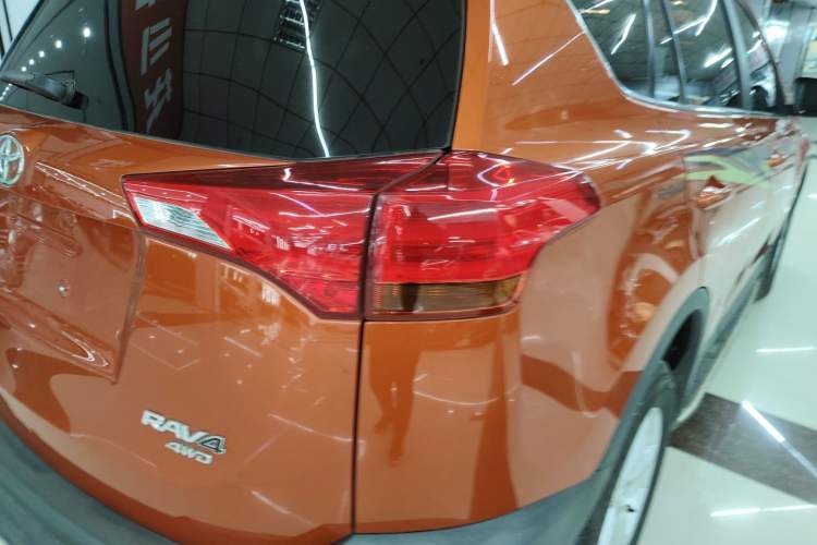 Used Toyota RAV4 2013 2.0L CVT Four-Wheel Drive Fashion Edition
