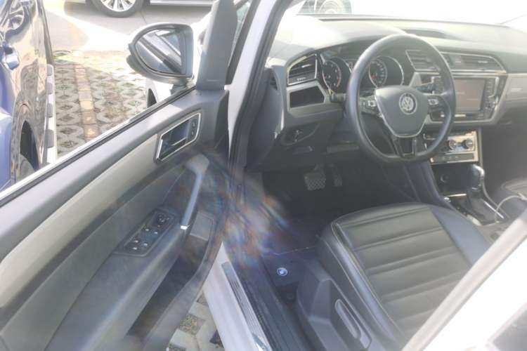 Used Volkswagen Touran 2018 Volkswagen Touran L 280TSI DSG Comfort Edition 7-seater
