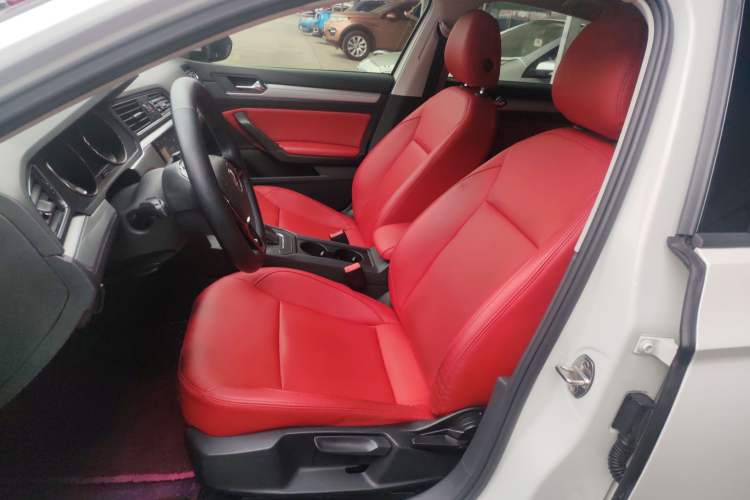 Used Volkswagen Lamando 2018 230TSI DSG Fashion Edition
