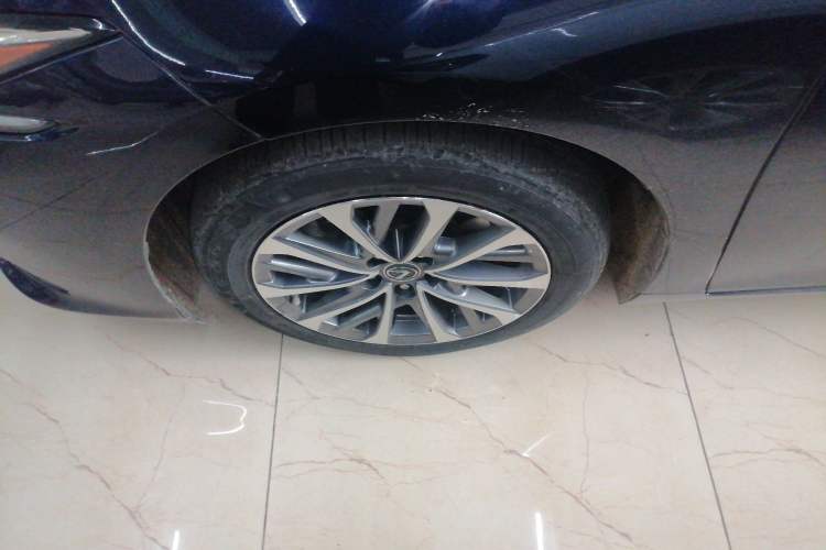 Used Lexus ES 2021 300h Excellence Edition
