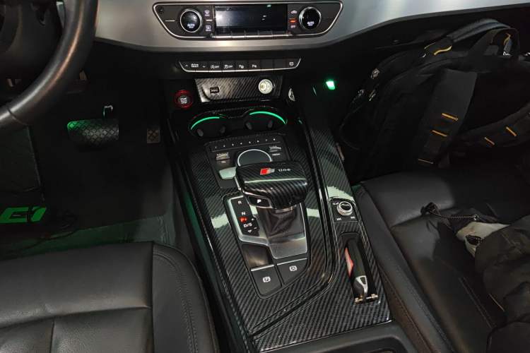 Used Audi A4L 2019 40 TFSI Fashion Edition China VI Emission Standard
