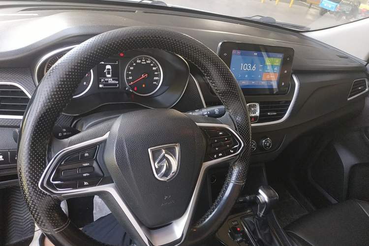 Used Baojun 730 2019 1.5T CVT Fashion Model 7 Seats China VI Emission Standard
