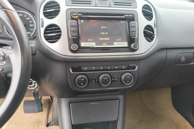 Used Volkswagen Tiguan L 2013 1.8 TSI Automatic All-Wheel Drive Luxury Model